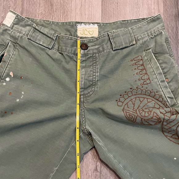 OOAK Army Green Capris With Polynesian Motif Embroidery & Paint Splatters - Picture 10 of 16